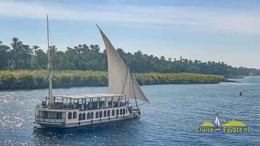 Groot dubbelmast Feloeka zeilschip.